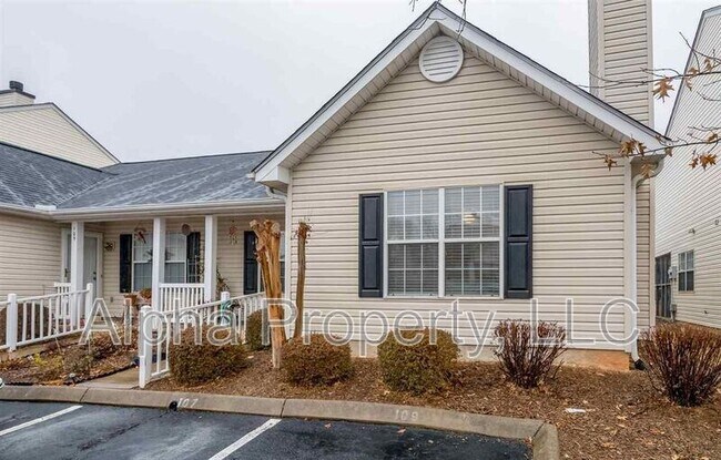 Foto del edificio - 107 Hammett Grove Ln