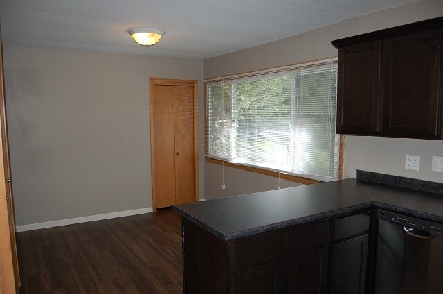 Foto del edificio - 505 Melrose Ct