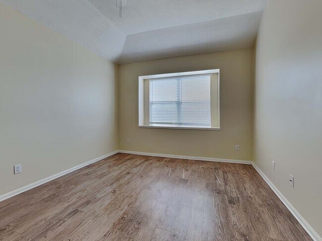 Foto del edificio - 20115 Goldlake Dr