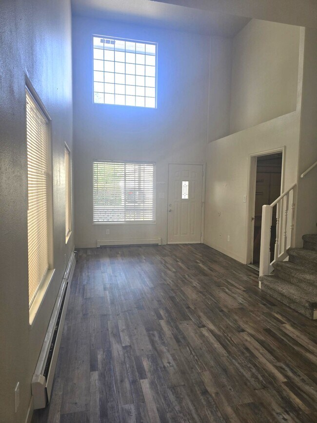 Foto del edificio - 2943 Bunting Ave