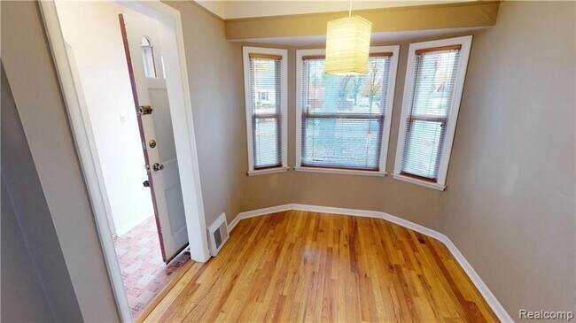 Foto del edificio - 828 E 3rd St