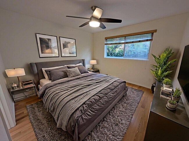 Foto del edificio - 1034 N Martel Ave