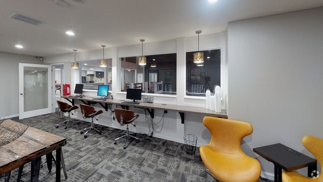 Foto del interior - Summit Station