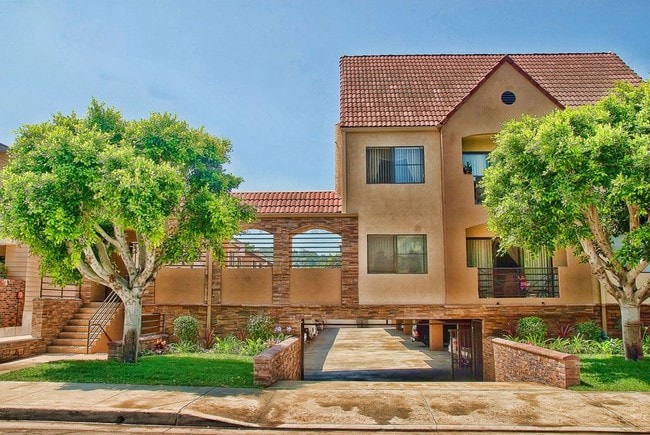 Building Photo - Arcadia Villas