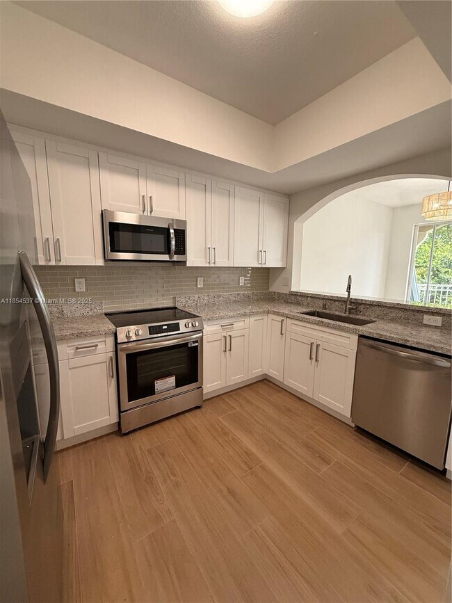 Foto del edificio - 8826 W Flagler St