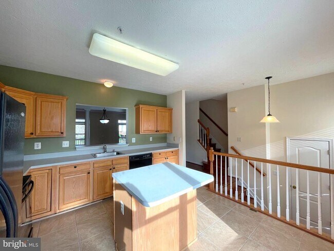 Foto del edificio - 48344 Long Ln