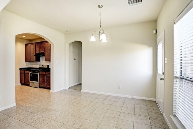 Foto del edificio - 25806 Westbourne Dr