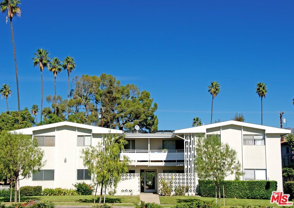 Primary Photo - 1700 Huntington Dr