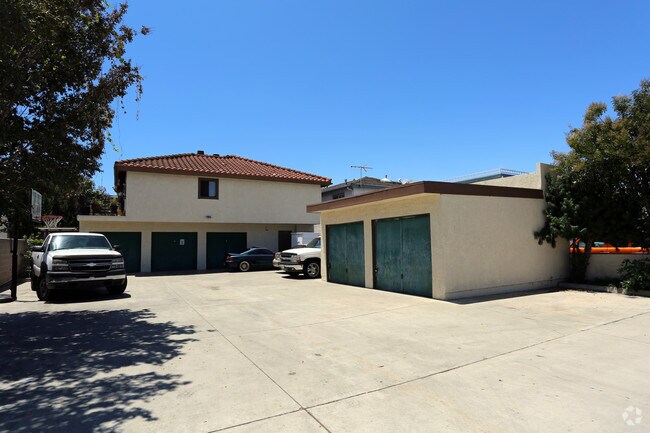 Foto del edificio - 10660 Oak St