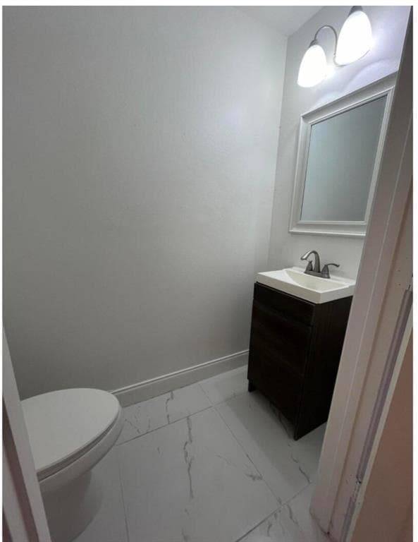 Building Photo - 7870 Dixie Beach Cir