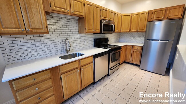 Foto del edificio - 1404 Beacon St