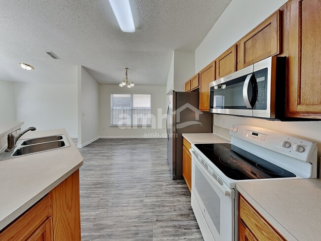 Foto del edificio - 2735 Creek Ridge Dr