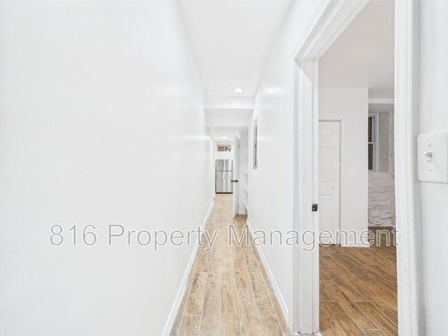 Building Photo - 1108 E 40th St