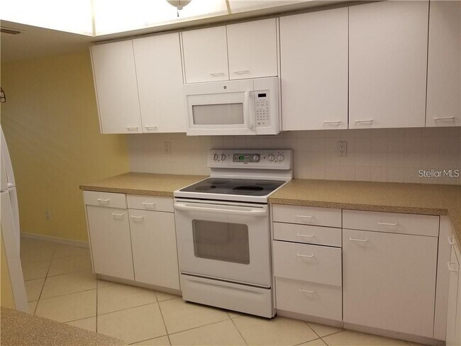 Foto del edificio - 9510 Harbor Greens Way