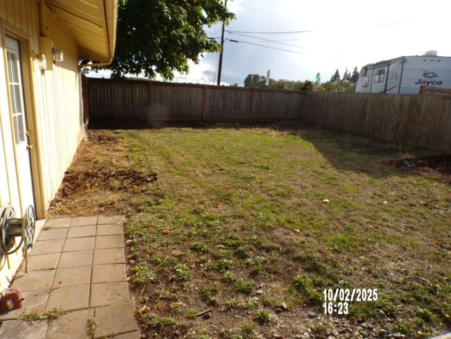 Building Photo - Charming home edge of Corvallis, close to ...