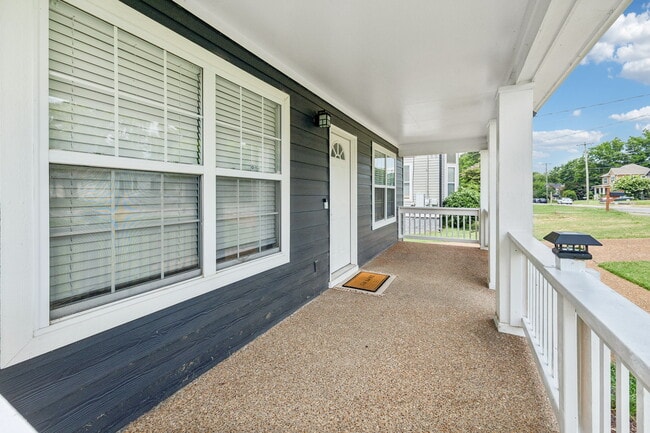 Building Photo - 226 Treutland Ave