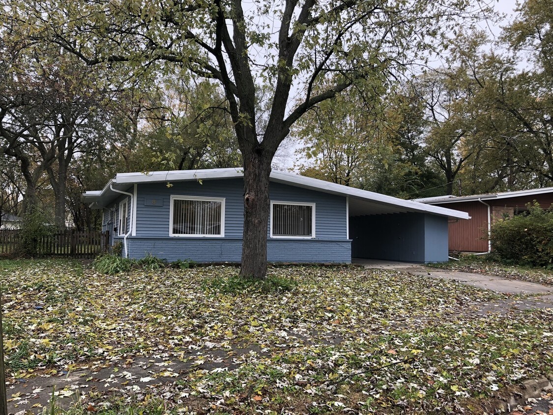 8 Sangamon Ct, Park Forest, IL 60466 House for Rent in Park Forest