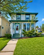 Building Photo - 825 N 10th Ave E