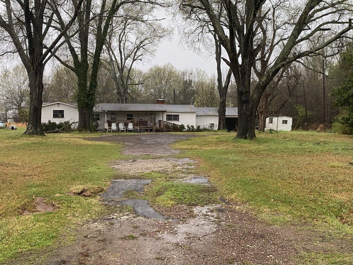 Foto principal - 513 Co Rd 4413