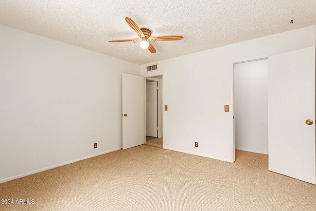 Foto del edificio - 12340 N 72nd Dr