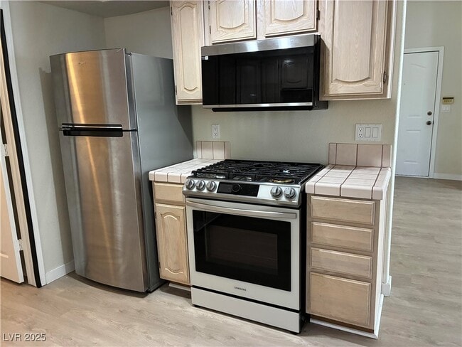 Building Photo - 701 Capri Dr