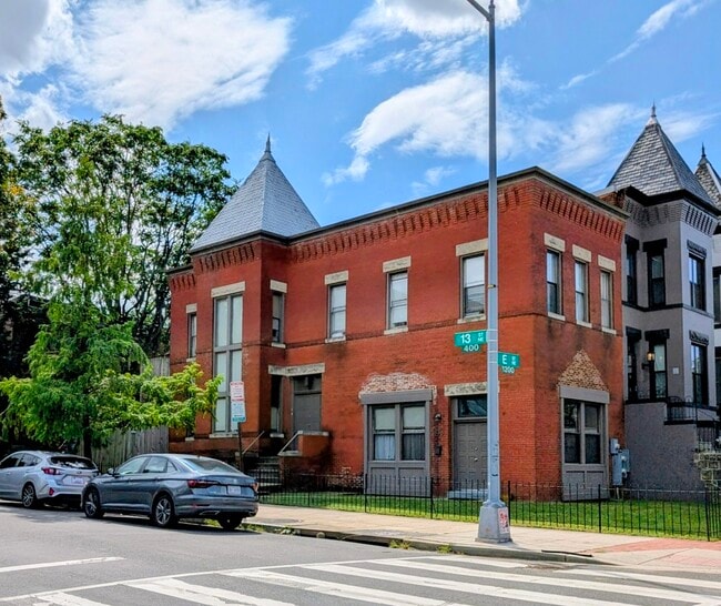 Building Photo - 436 13th St NE