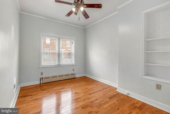 Foto del edificio - 2440 Carpenter St