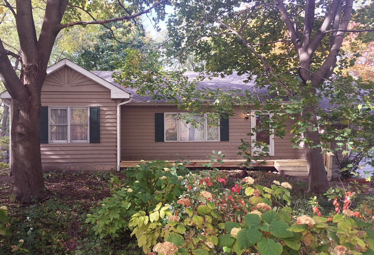 Foto principal - 1665 Sunnyview Rd