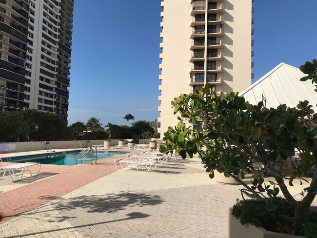 Foto del edificio - 4200 N Ocean Dr