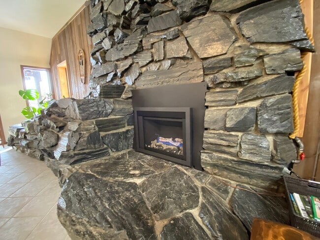 Foto del edificio - 37905 Hall Rd