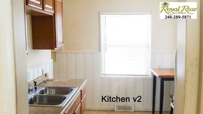 Building Photo - 3 br, 1 bath House - 26408 Wolverine St