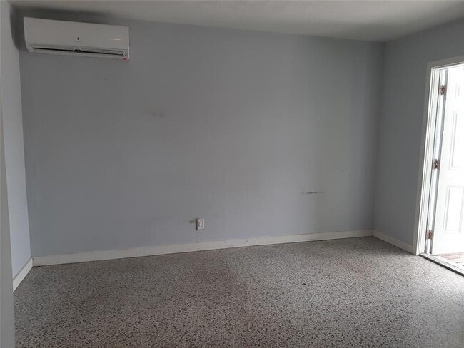 Foto del edificio - 301 NE 23rd St