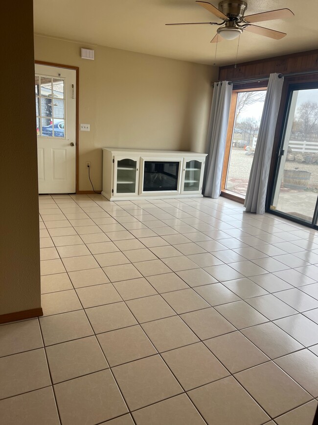 Building Photo - 881 Bishop Rd