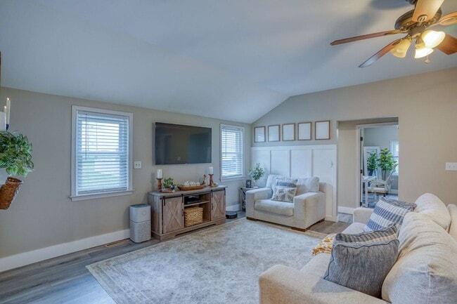 Building Photo - Just What You Have Been Looking For a Sing...