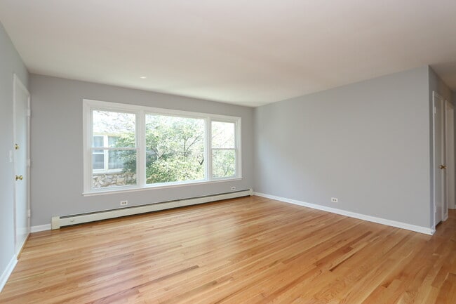 Building Photo - 6555 N Natoma Ave