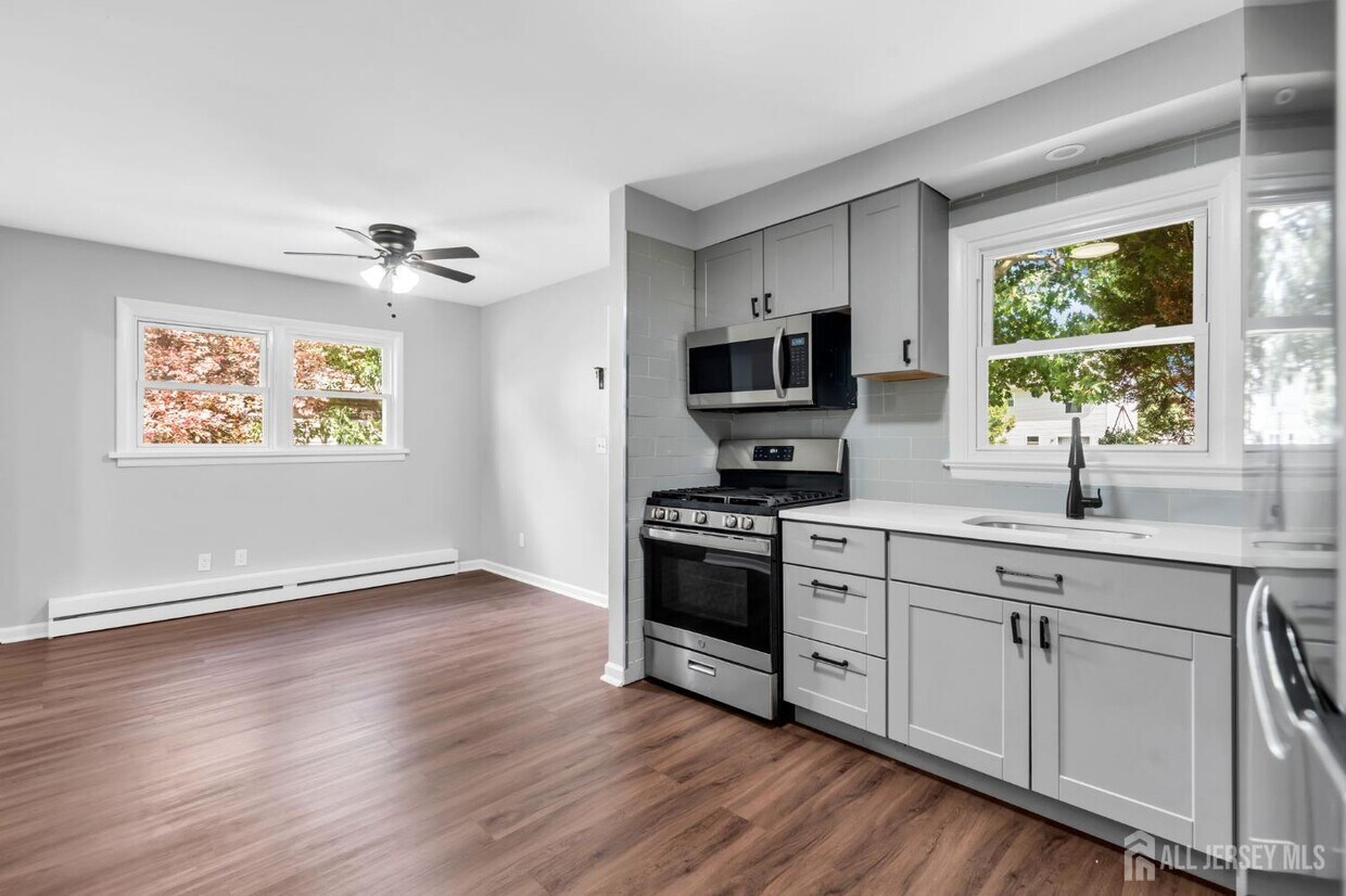 368-70-370 Voorhees Ave Unit 370, Middlesex, NJ 08846 - Condo for