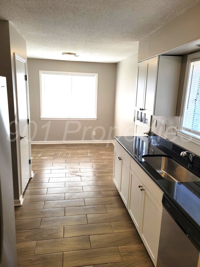 Building Photo - 5245 Braidwood Cove
