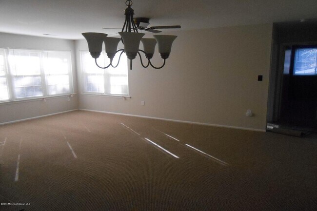 Building Photo - 112 Arrowwood Ct