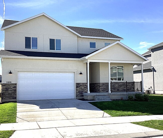 Building Photo - 2408 E Buckskin Way