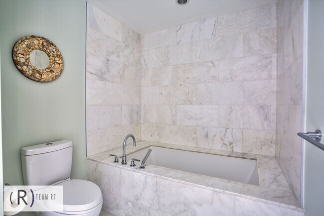 Foto del edificio - Oceanview Luxurious Chic Condo for High Quality Lifestyle