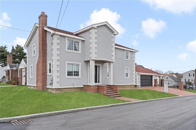 Foto del edificio - 45 Hazelwood Ave