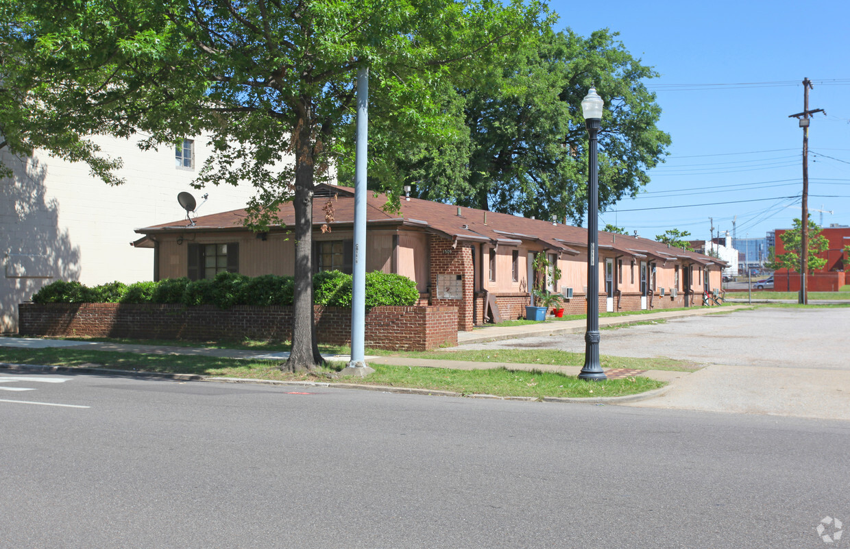 Primary Photo - 1509 5th Ave N