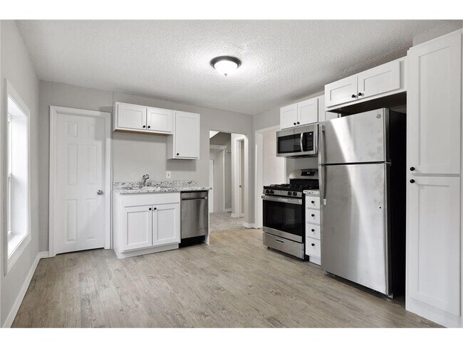 Foto del edificio - 4647 N Bryant Ave