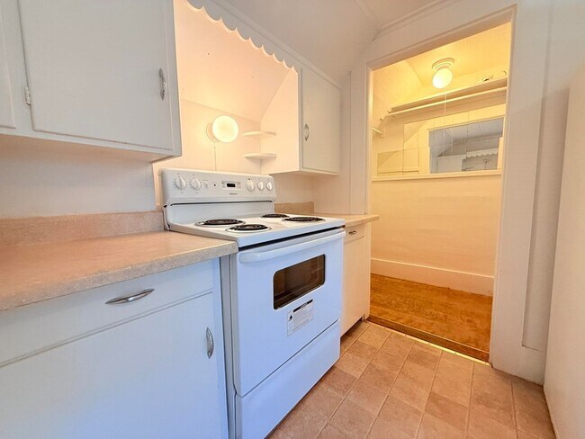 Foto del edificio - 10 Spruce Ave