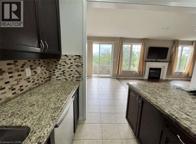 Building Photo - 450 Cavanagh Ln