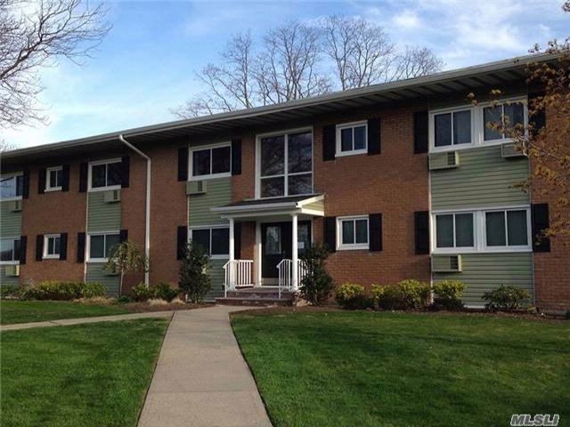 Building Photo - 742 Deer Park Ave