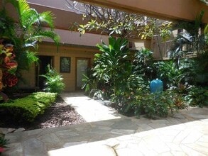 Building Photo - 3785 Lower Honoapiilani Rd