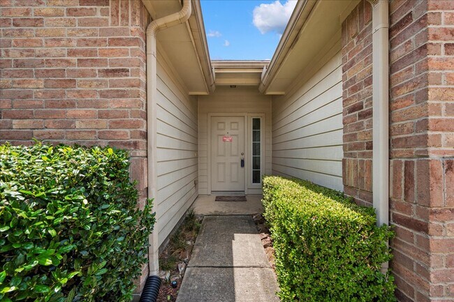 Building Photo - 25211 Bluma Ranch Dr