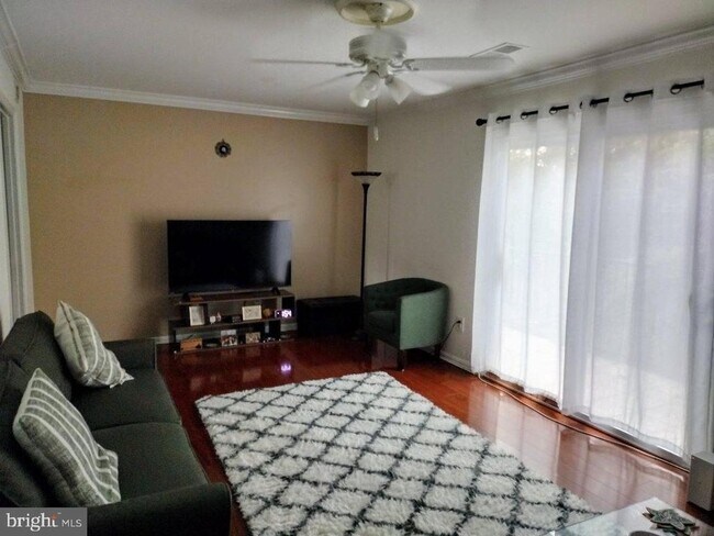Foto del edificio - 1050 Ramsgate Ct