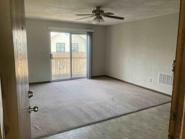 Building Photo - 134 Lauren Circle Apt F